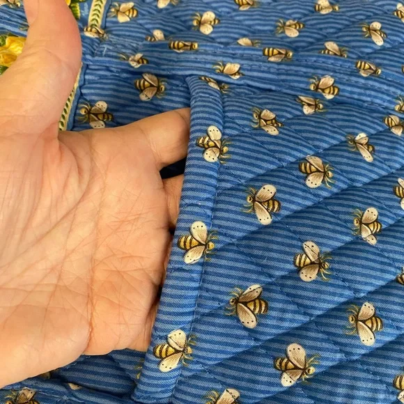 Vera Bradley Shoulder Bag - Picture 9 of 9